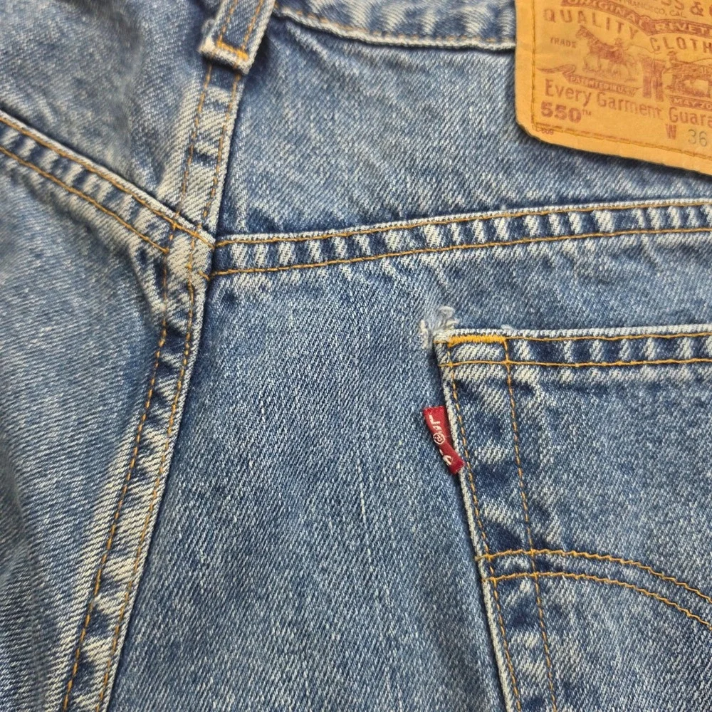 Vintage Levis 550 Denim Shorts Mens 36 Jorts Blue Relaxed Fit Medium Jean 90s